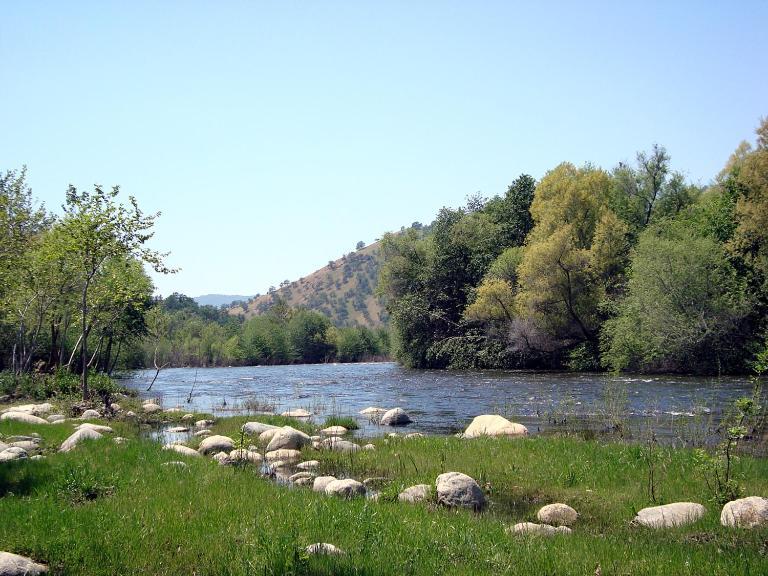 Sequoia Riverfront Cabins Three Rivers Room photo